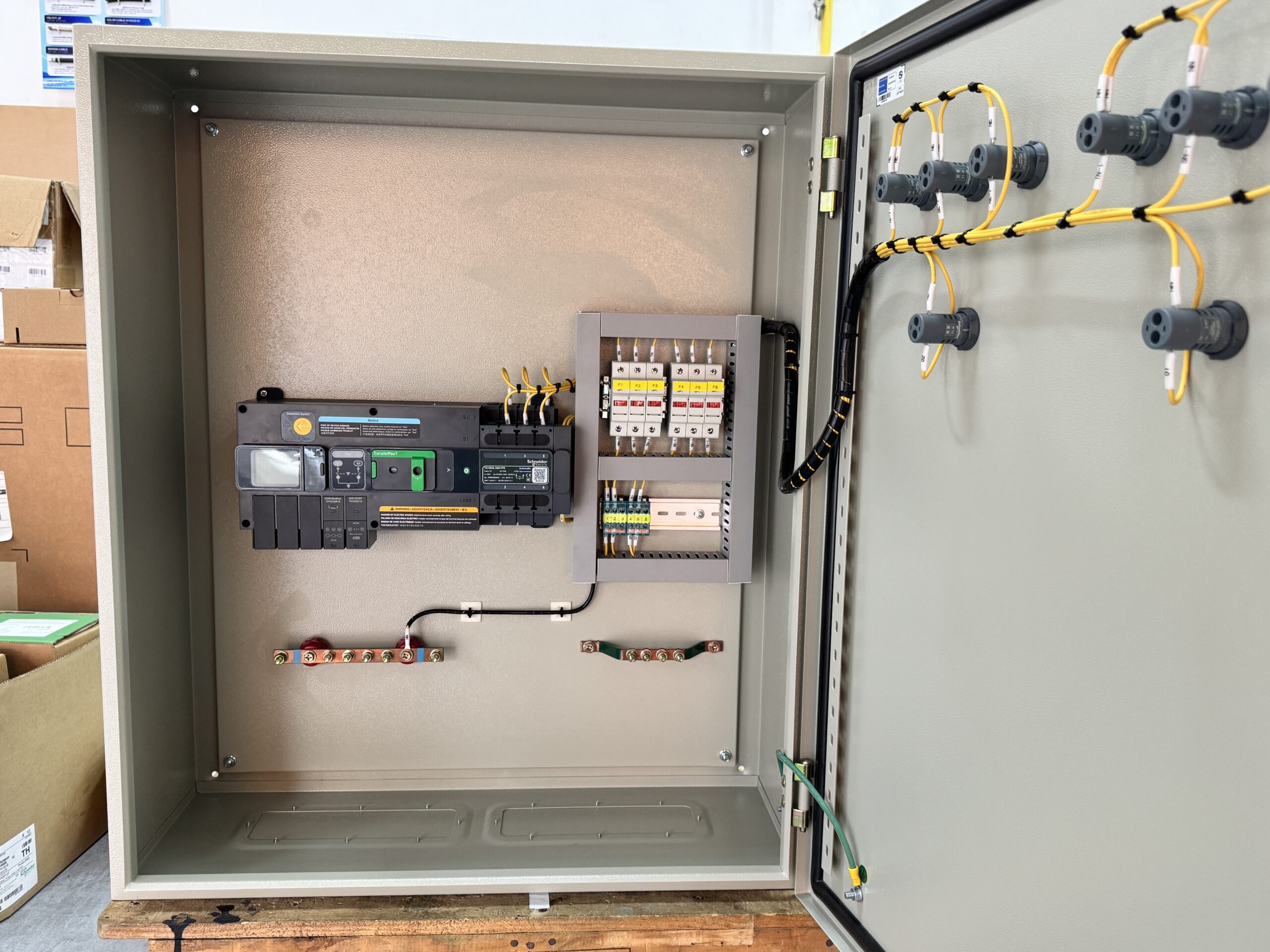 ตู้ ATS 100A SCHNEDER